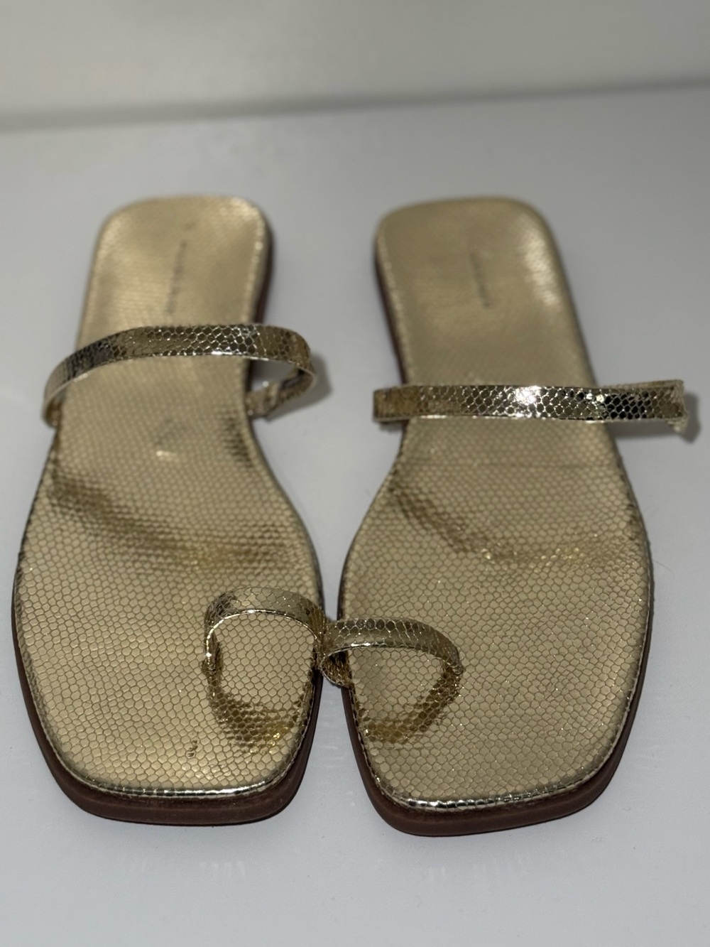 New ! Gold Metallic Toe-Loop Slide Sandals for Women Size 10 Cece 14th & Union